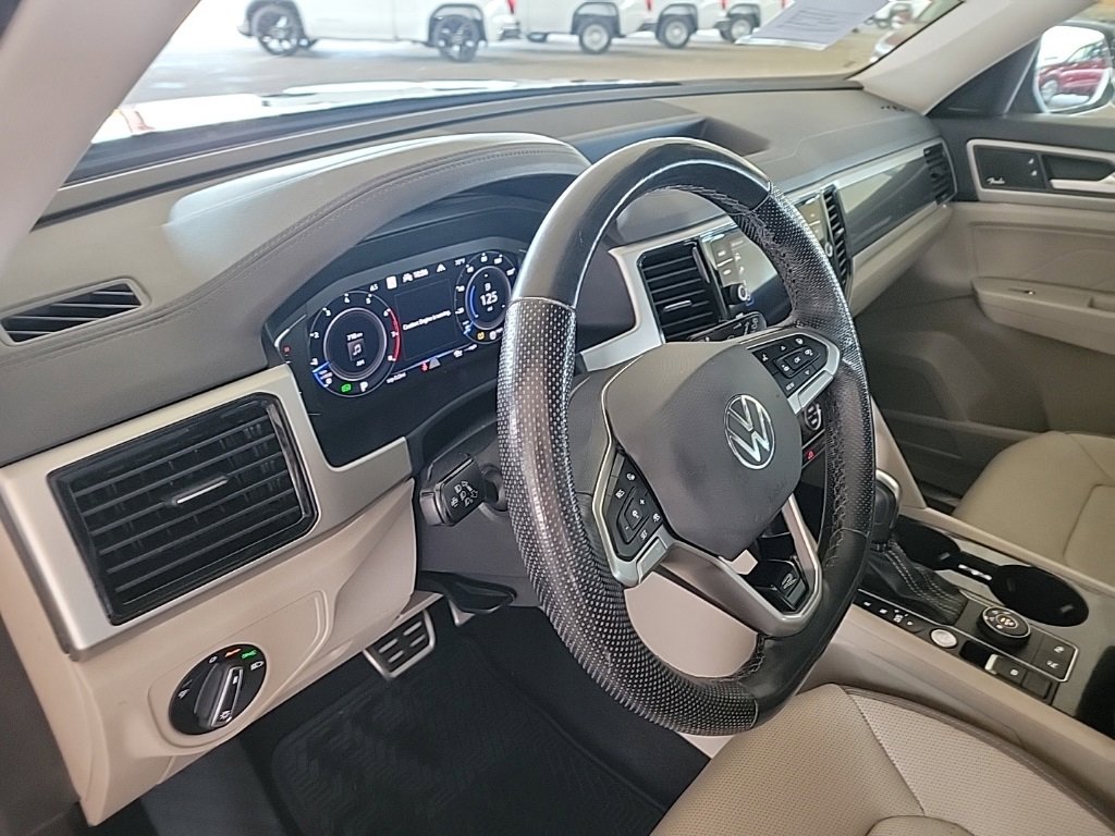 Used 2022 Volkswagen Atlas SEL Premium AWD/4WD image 14
