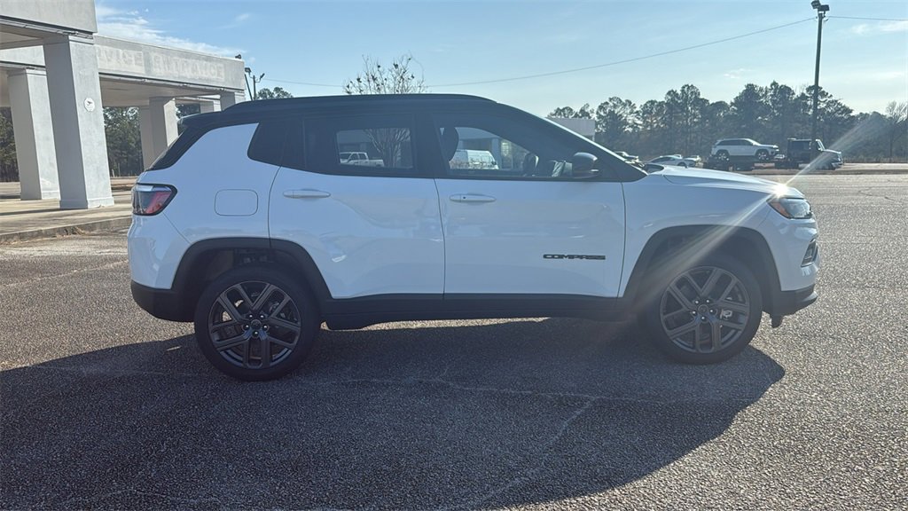 New 2026 Jeep Compass Limited image 9