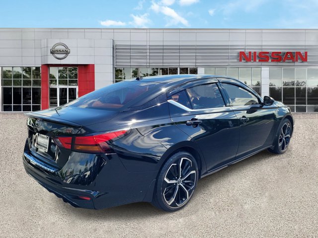Certified 2023 Nissan Altima 2.5 SR w/ SR Premium Package FWD image 2