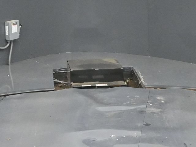 Used 2022 Ford Transit 250 Low Roof RWD image 15