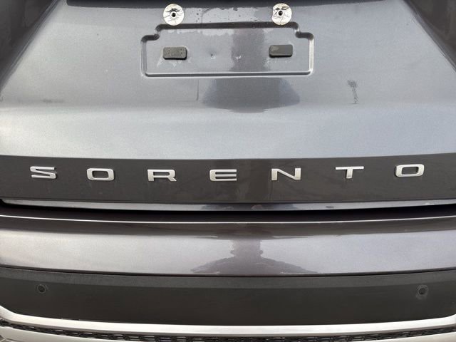 Used 2022 Kia Sorento EX w/ Panoramic Sunroof Package image 3