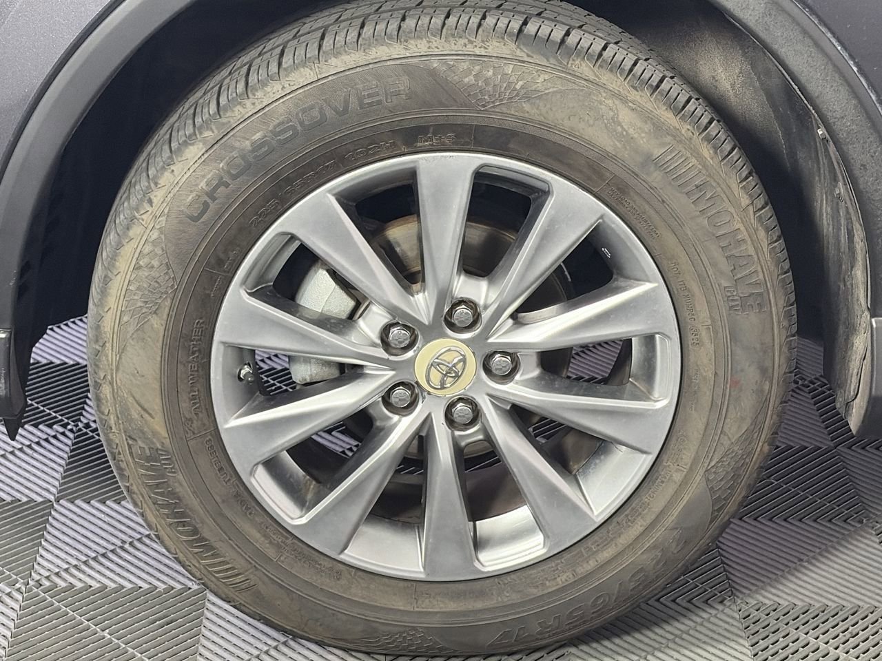 Used 2018 Toyota RAV4 LE w/ Carpet Mat Package FWD image 9