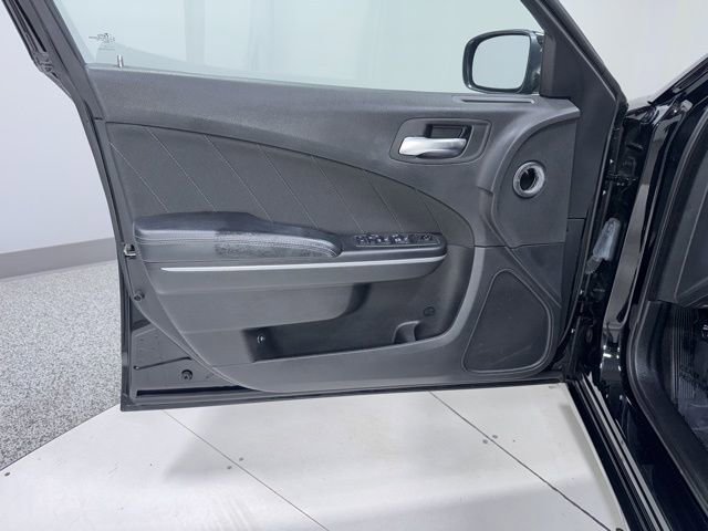 Used 2019 Dodge Charger SXT RWD image 9