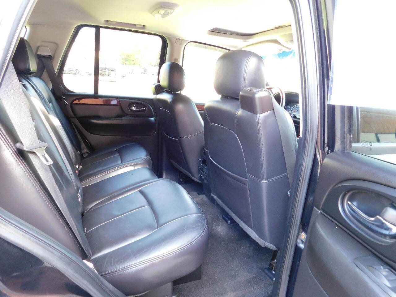 Used 2009 GMC Envoy Denali w/ Sun And 6-Disc Cd Package image 27