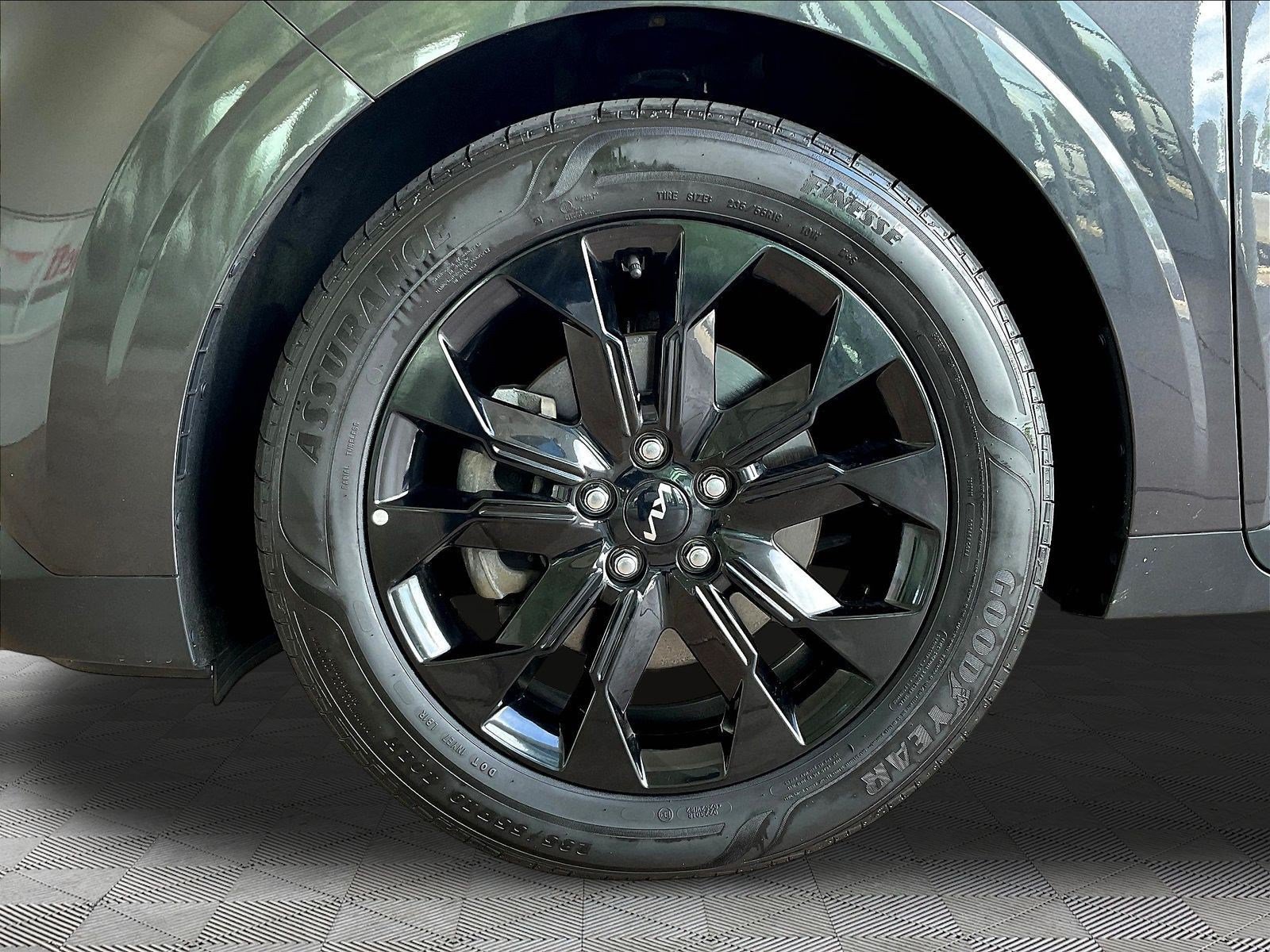 Used 2024 Kia Carnival SX Prestige FWD image 33