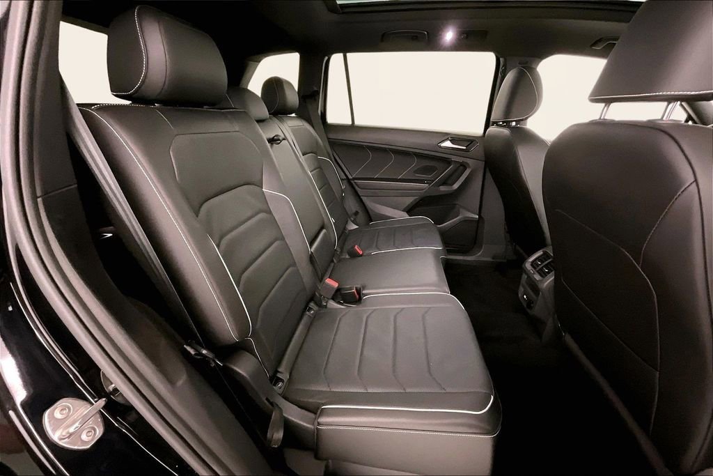 Used 2023 Volkswagen Tiguan SEL R-Line image 21