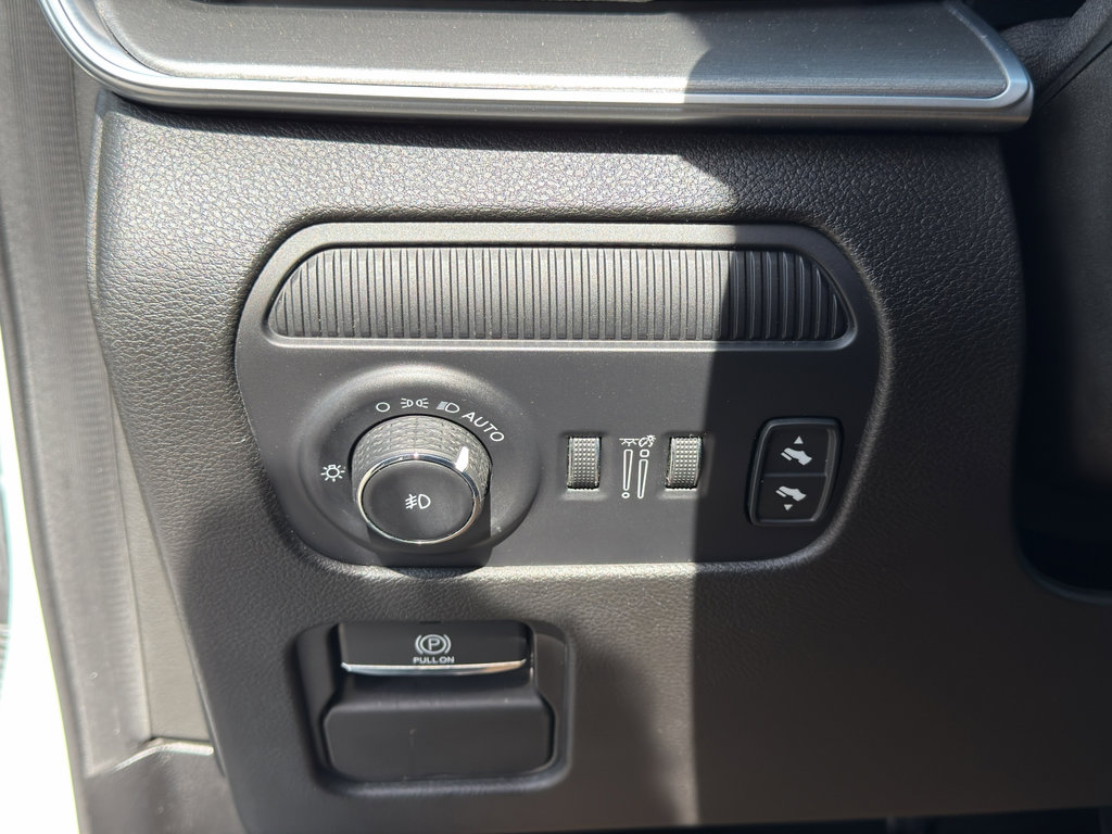 Used 2024 Jeep Wagoneer Series II AWD/4WD image 16