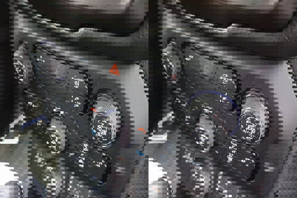 Used 2023 Jeep Renegade Trailhawk image 13