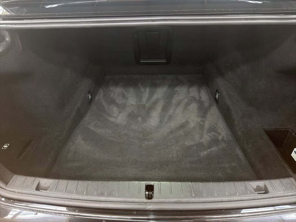 Used 2017 BMW 750i xDrive image 30