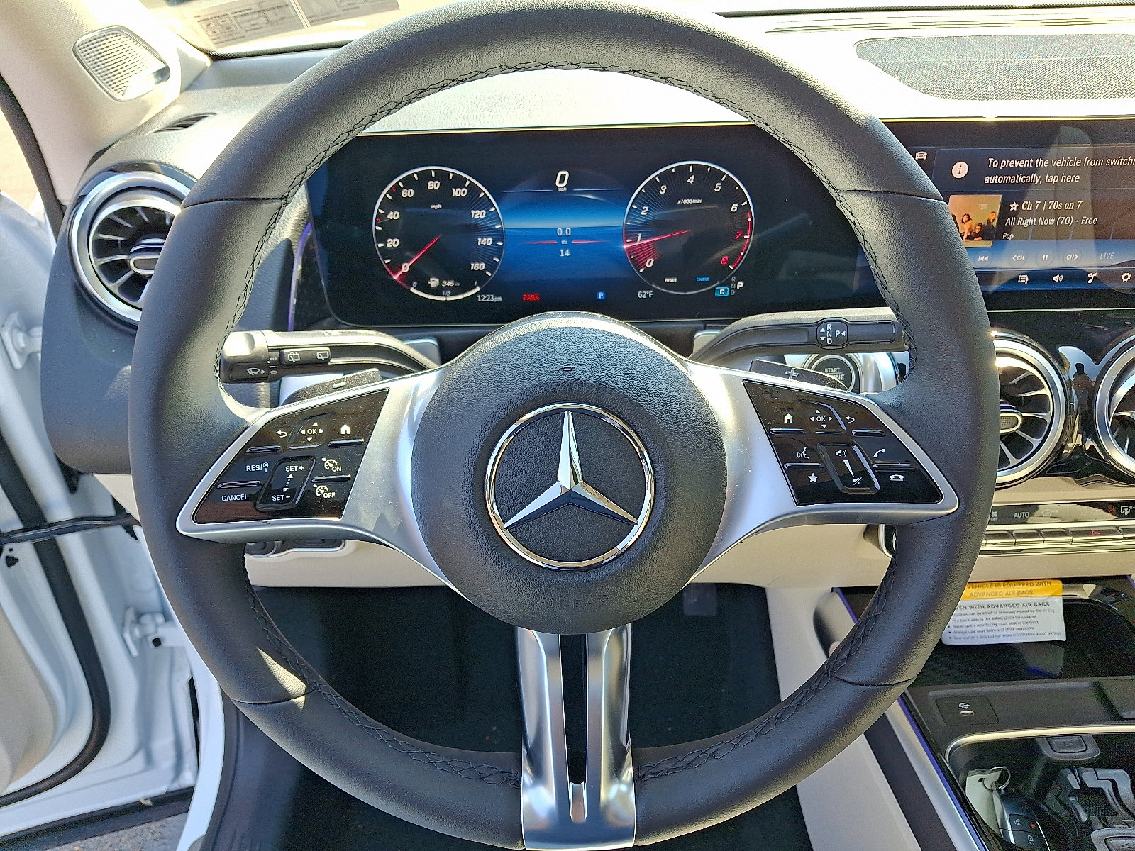 New 2026 Mercedes-Benz GLB 250 4MATIC image 17