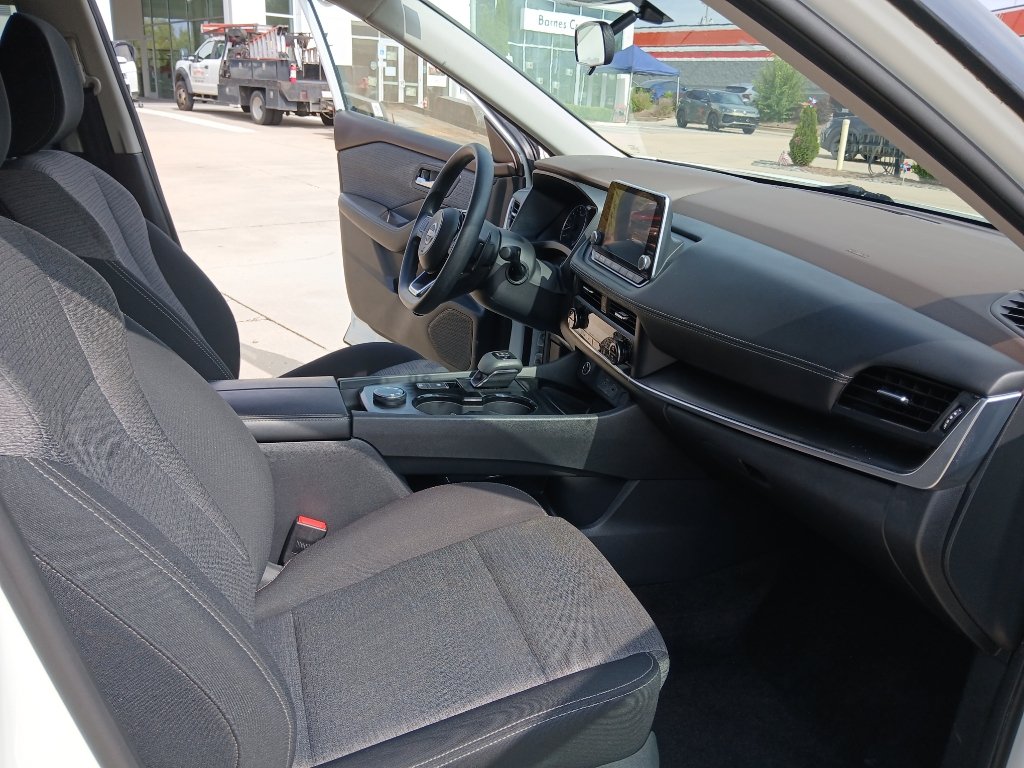 Used 2023 Nissan Rogue SV AWD/4WD image 23