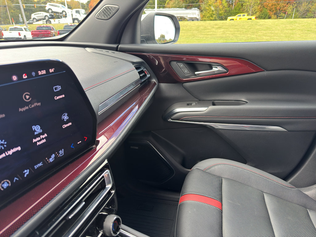 Used 2024 Chevrolet Traverse RS w/ LPO, Floor Liner Package image 21