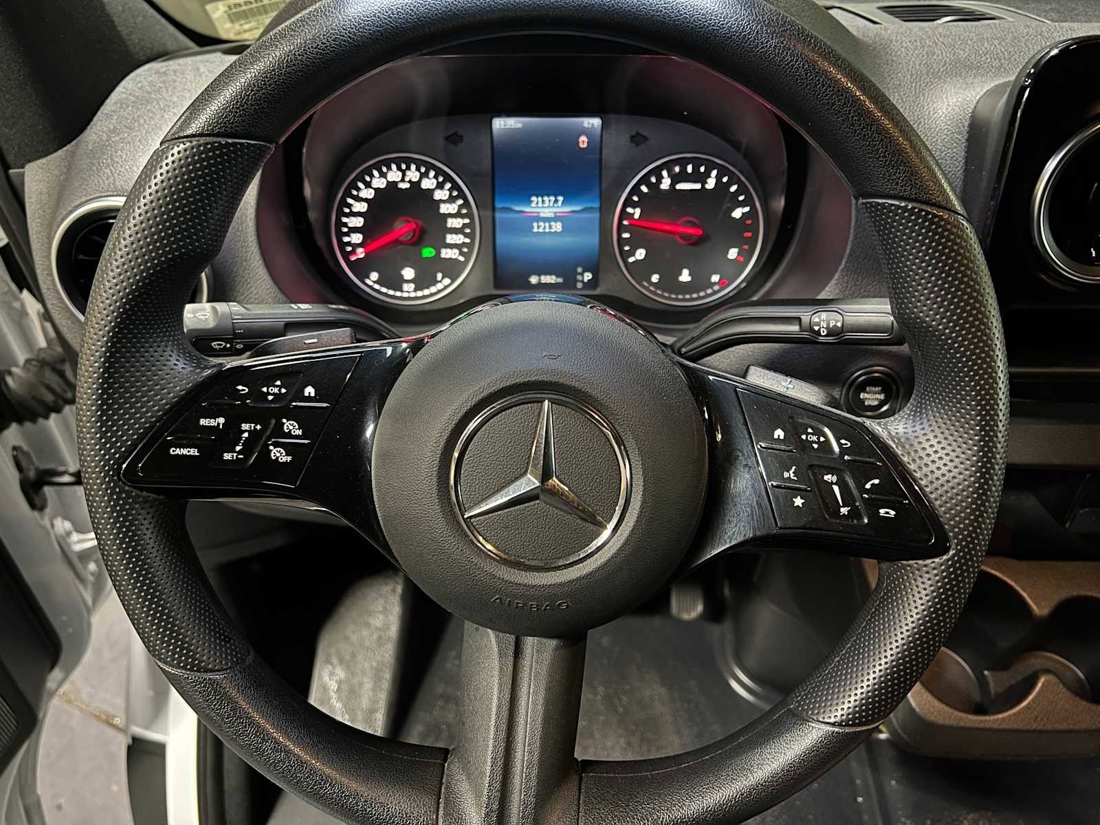 Used 2025 Mercedes-Benz Sprinter 2500 image 25