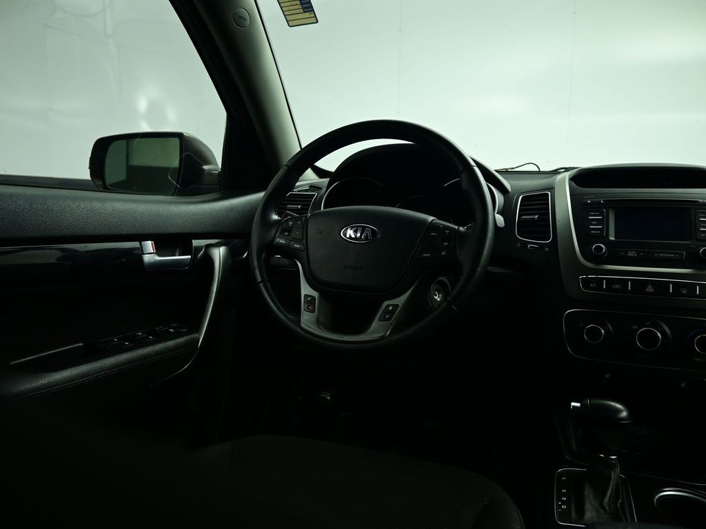 Used 2015 Kia Sorento LX image 7