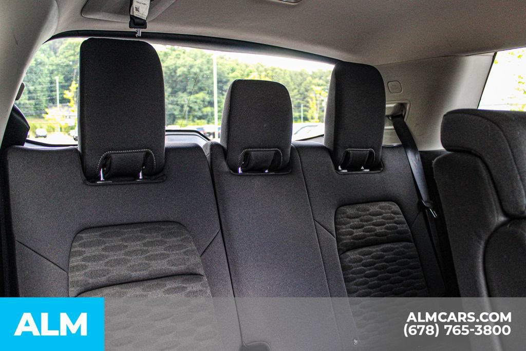 Used 2025 Nissan Pathfinder SV FWD image 21