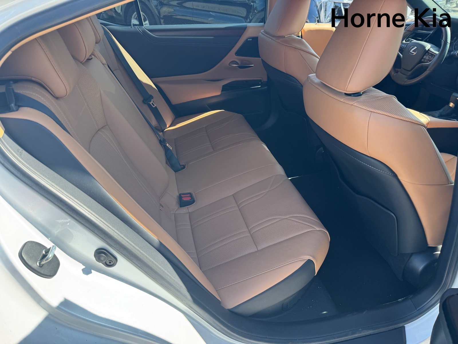Used 2024 Lexus ES 300h w/ Luxury Package FWD image 27