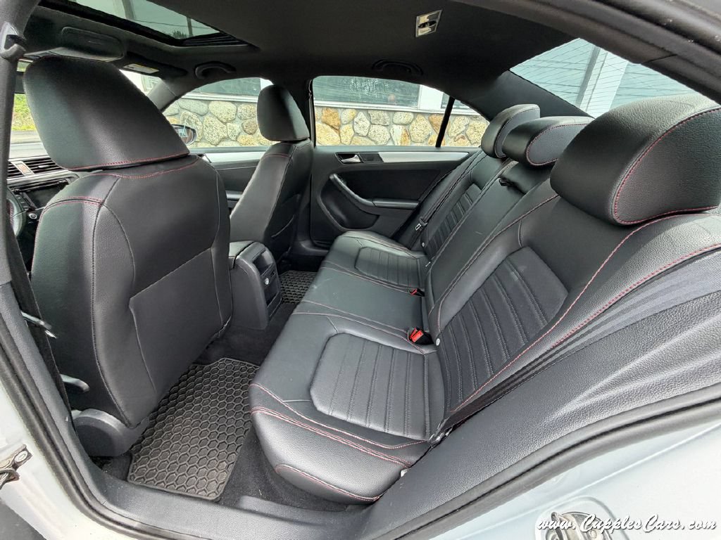 Used 2013 Volkswagen Jetta GLI Autobahn FWD image 23