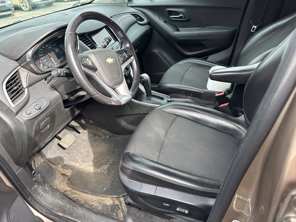 Used 2018 Chevrolet Trax LT w/ LT Convenience Package FWD image 10