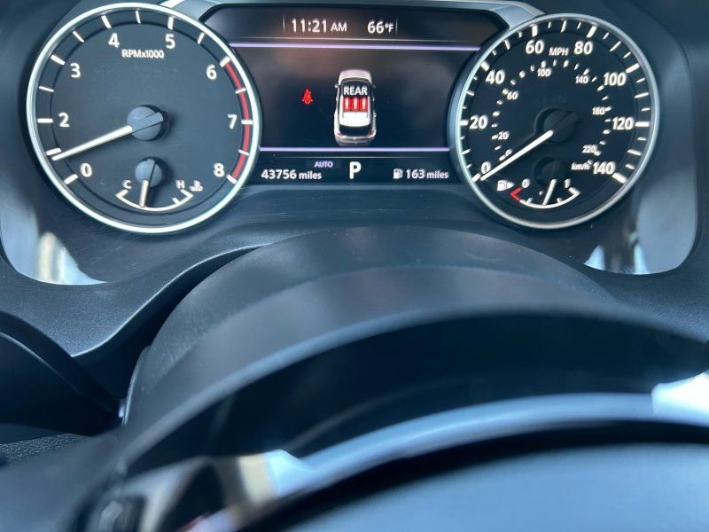 Used 2023 Nissan Rogue SV image 16