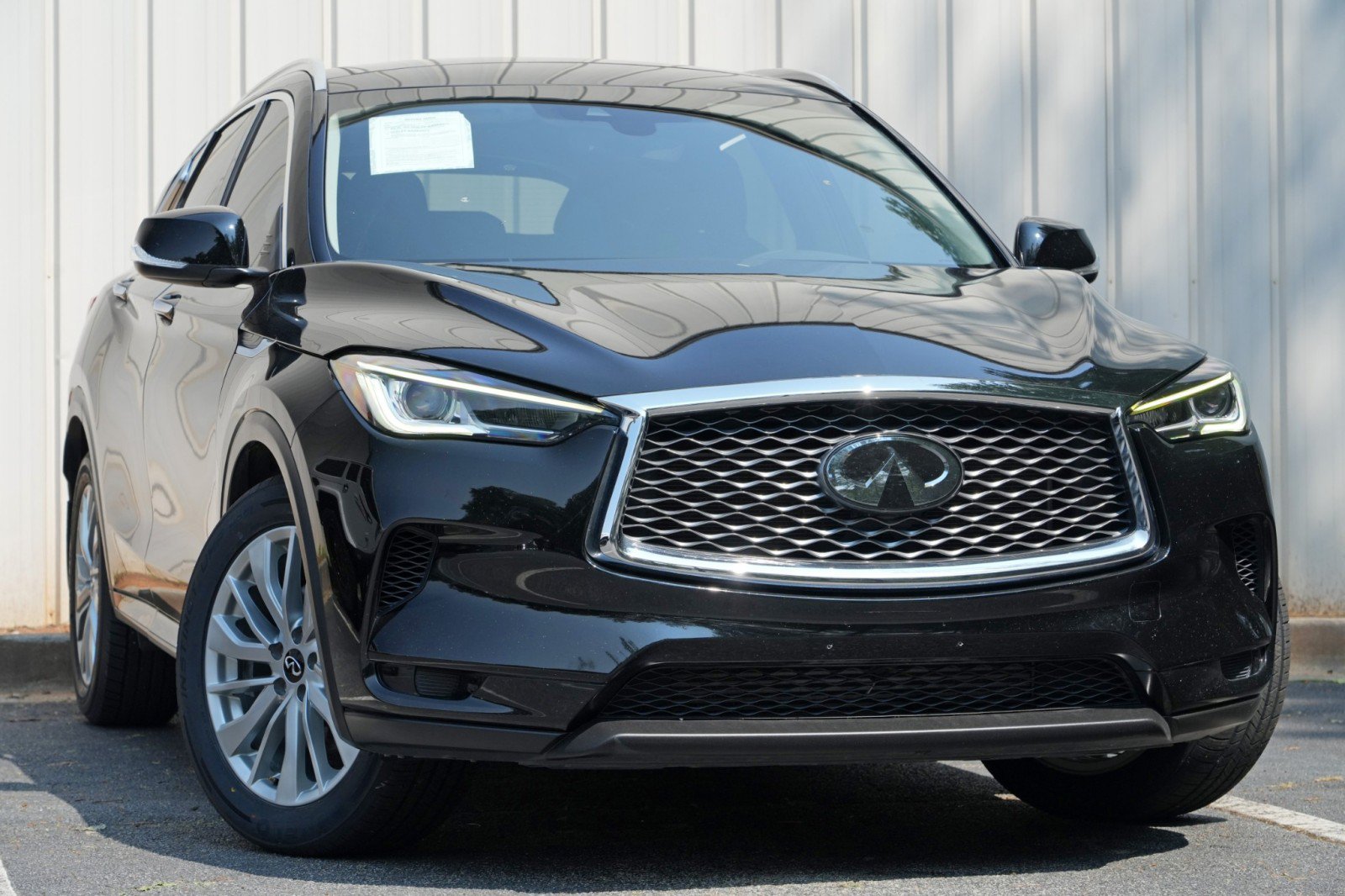 Used 2023 INFINITI QX50 Luxe FWD image 2
