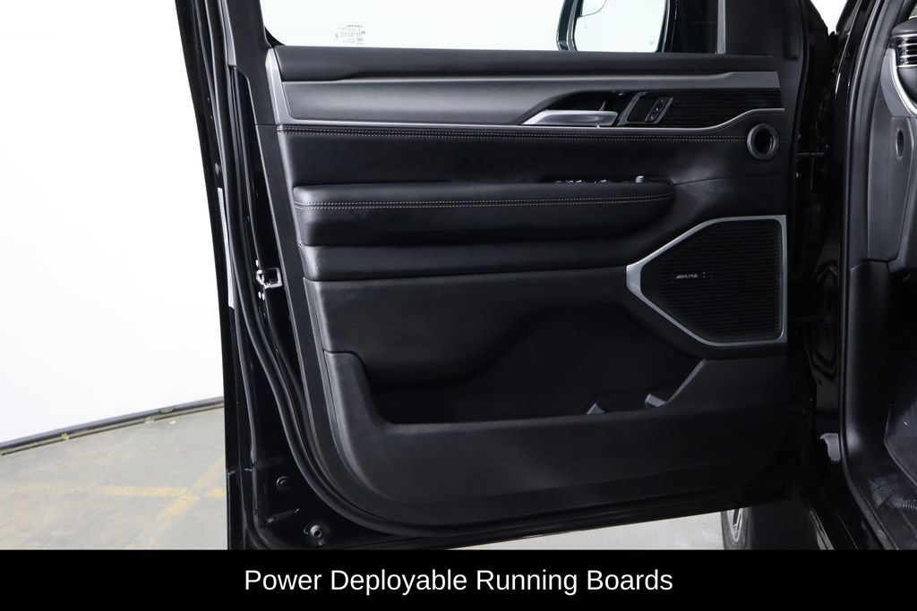 Used 2025 Jeep Wagoneer Series II AWD/4WD image 20