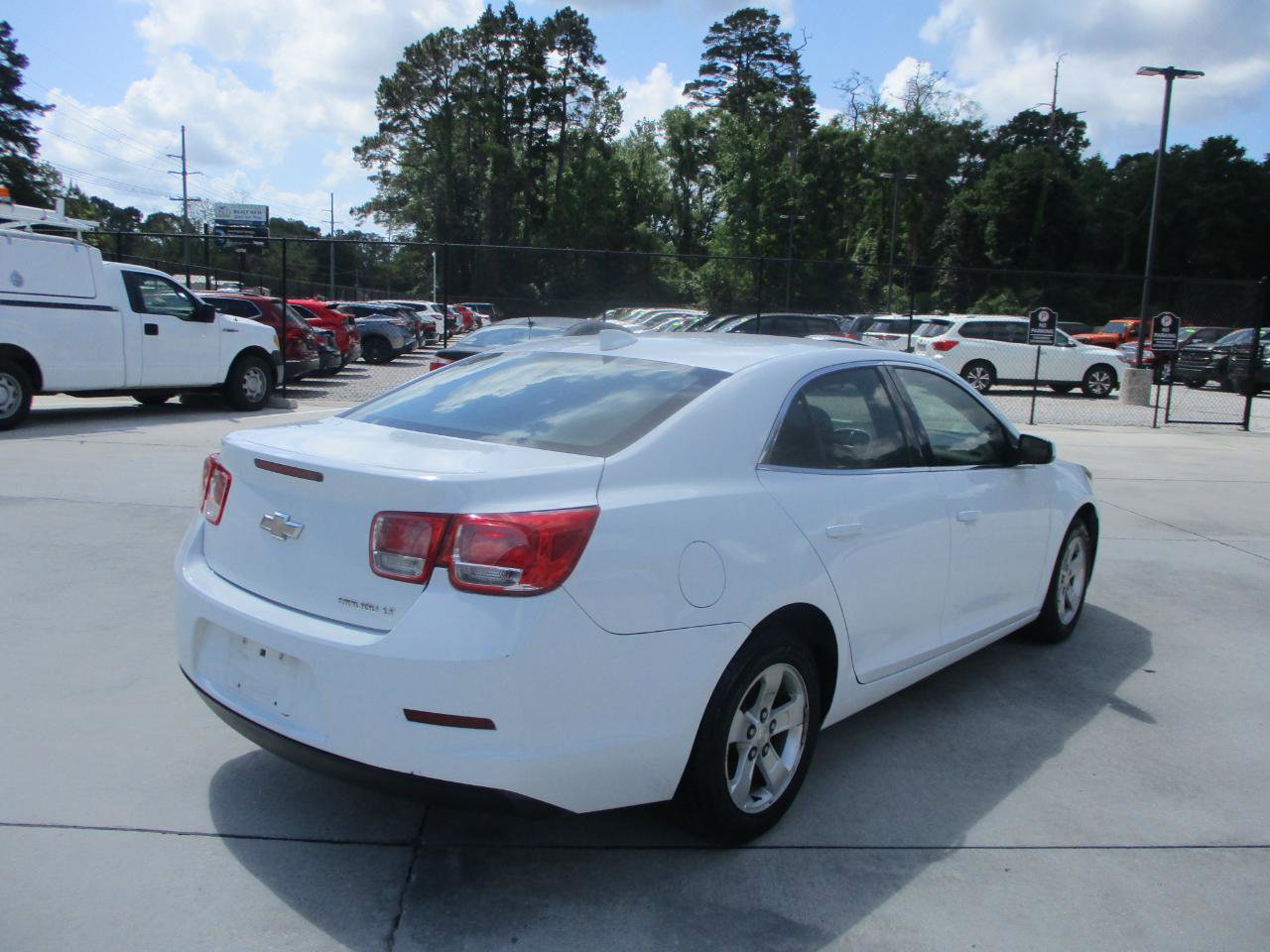 Used 2016 Chevrolet Malibu LT image 28