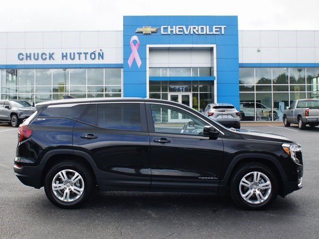 Used 2024 GMC Terrain SLE image 1