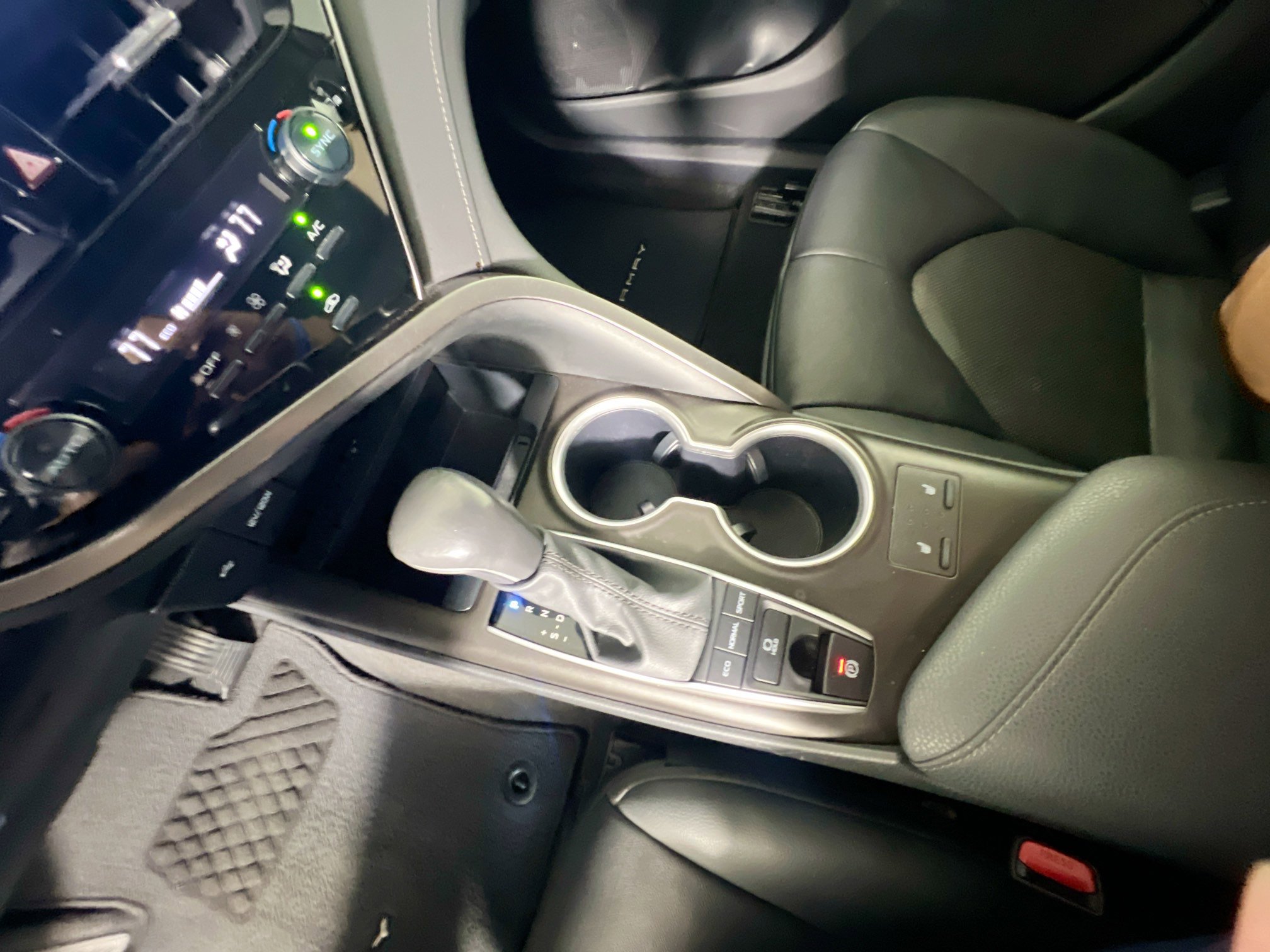 Used 2024 Toyota Camry XLE FWD image 26