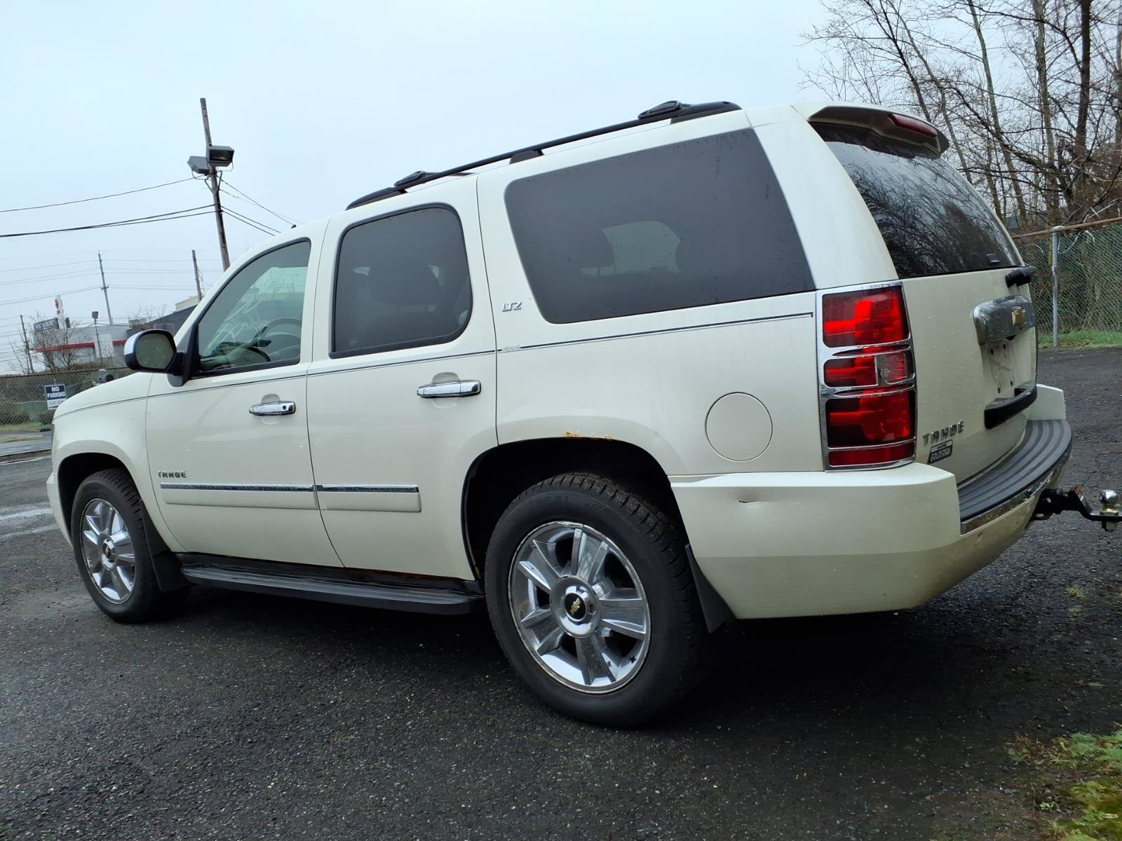 Used 2010 Chevrolet Tahoe LTZ image 5