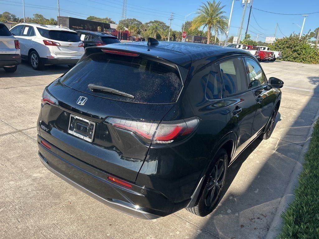Used 2023 Honda HR-V EX-L image 7
