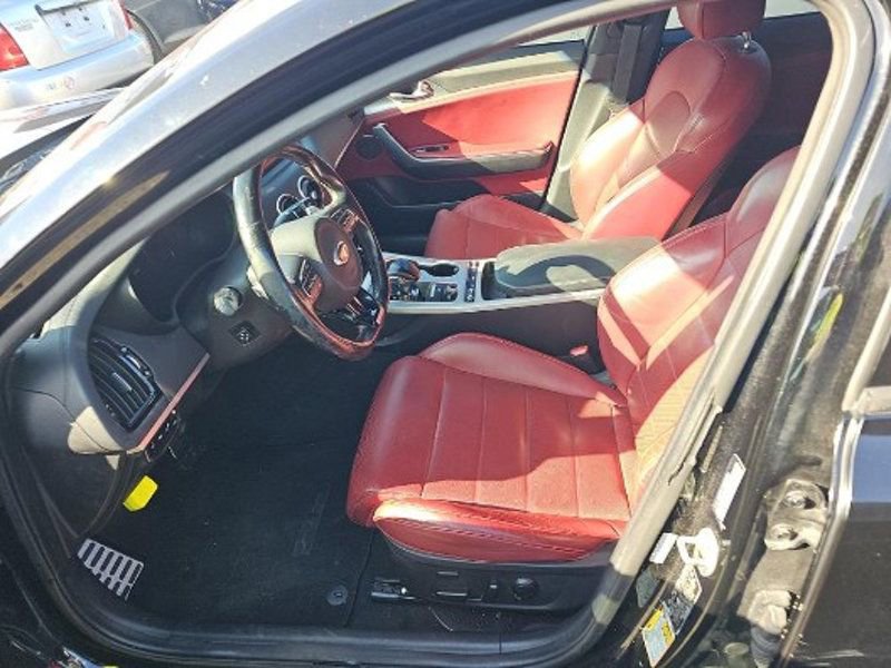 Used 2018 Kia Stinger GT2 image 2