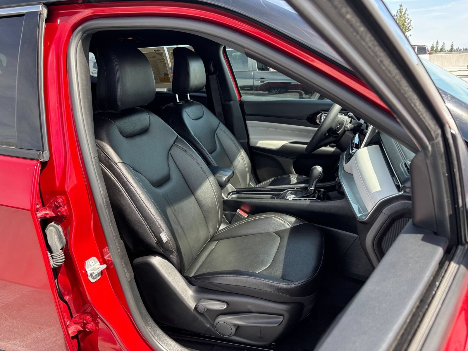 Used 2025 Jeep Compass Limited AWD/4WD image 37