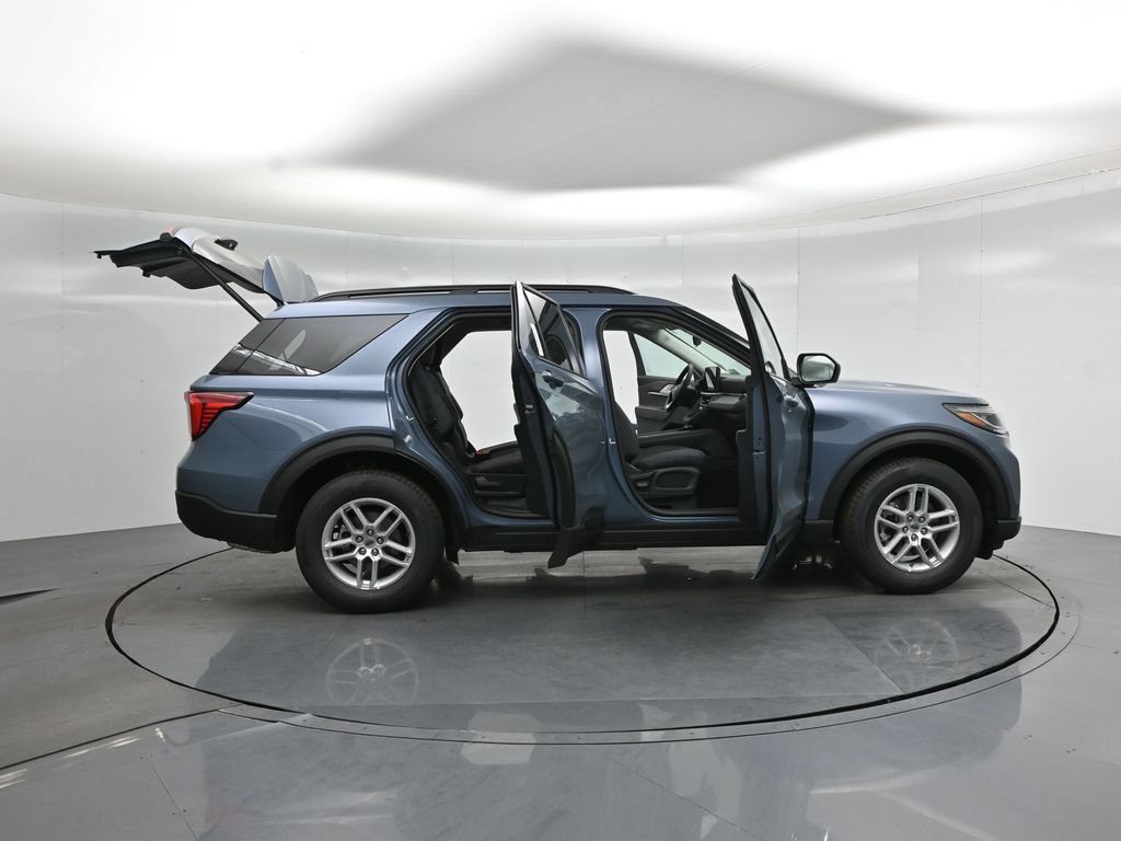 New 2026 Ford Explorer Active RWD image 4