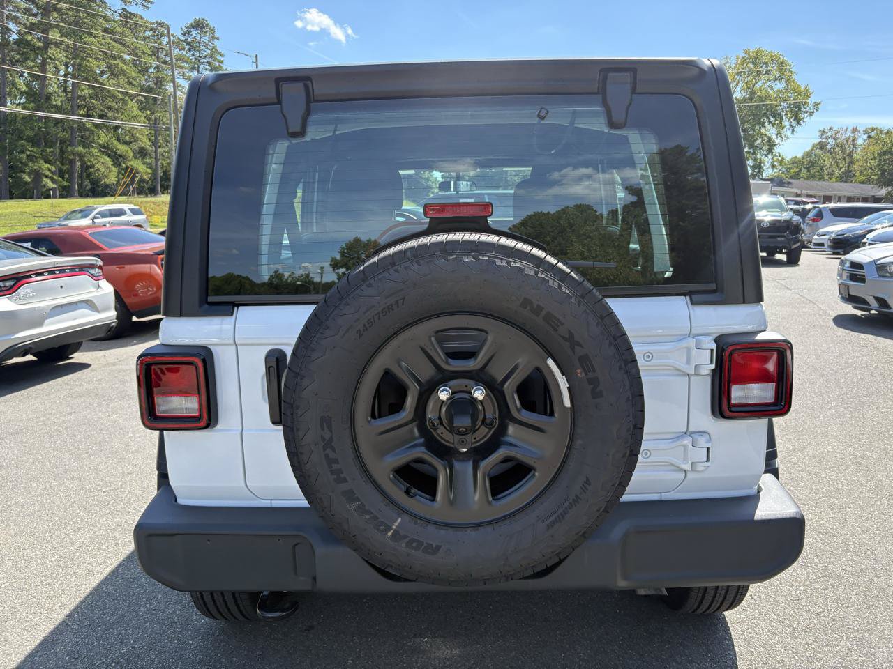 Used 2026 Jeep Wrangler Unlimited Sport AWD/4WD image 4