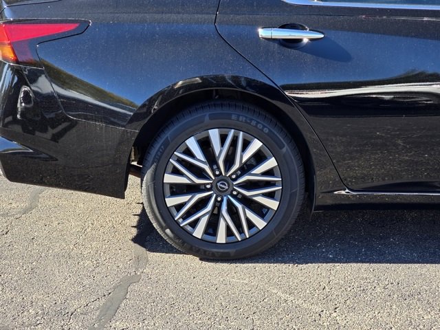 Used 2024 Nissan Altima 2.5 SV image 10