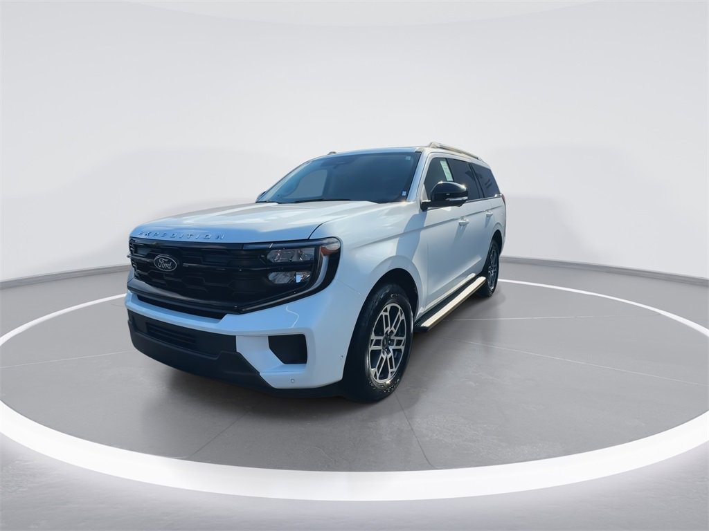 New 2025 Ford Expedition Active image 4