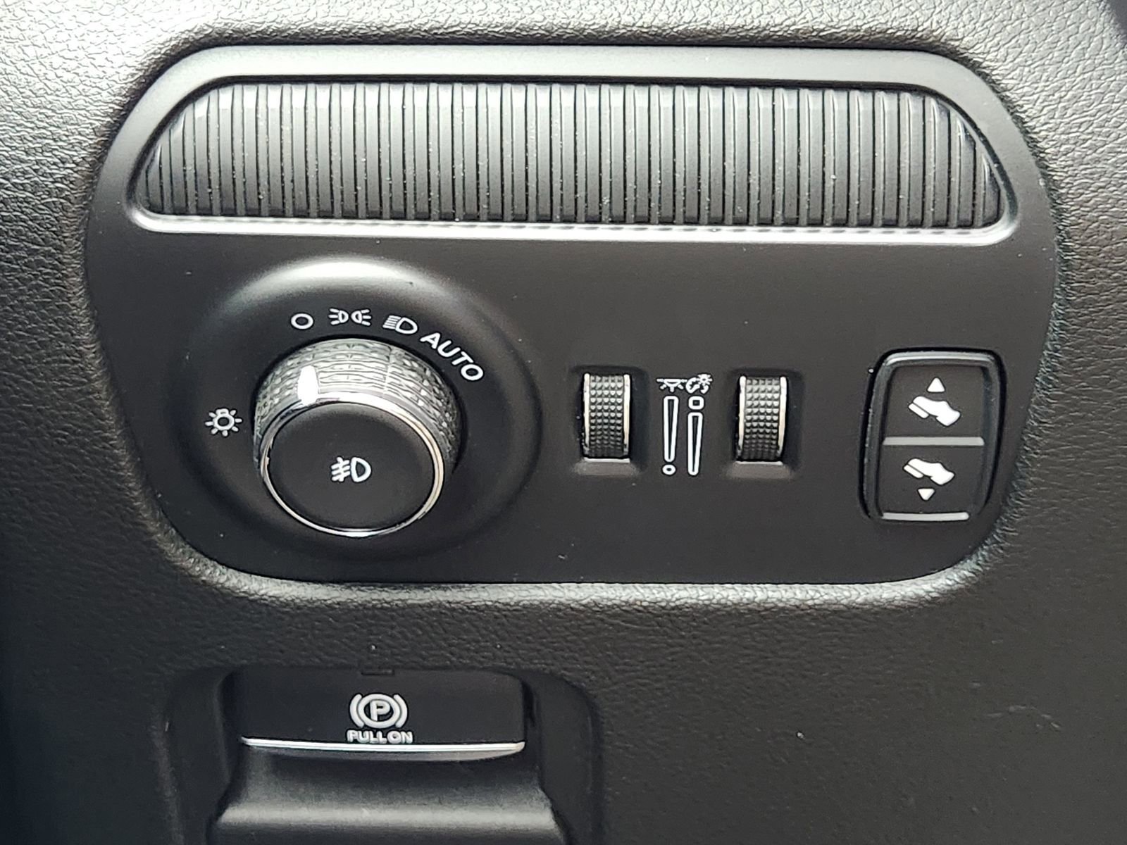 Used 2023 Jeep Wagoneer Series II AWD/4WD image 23