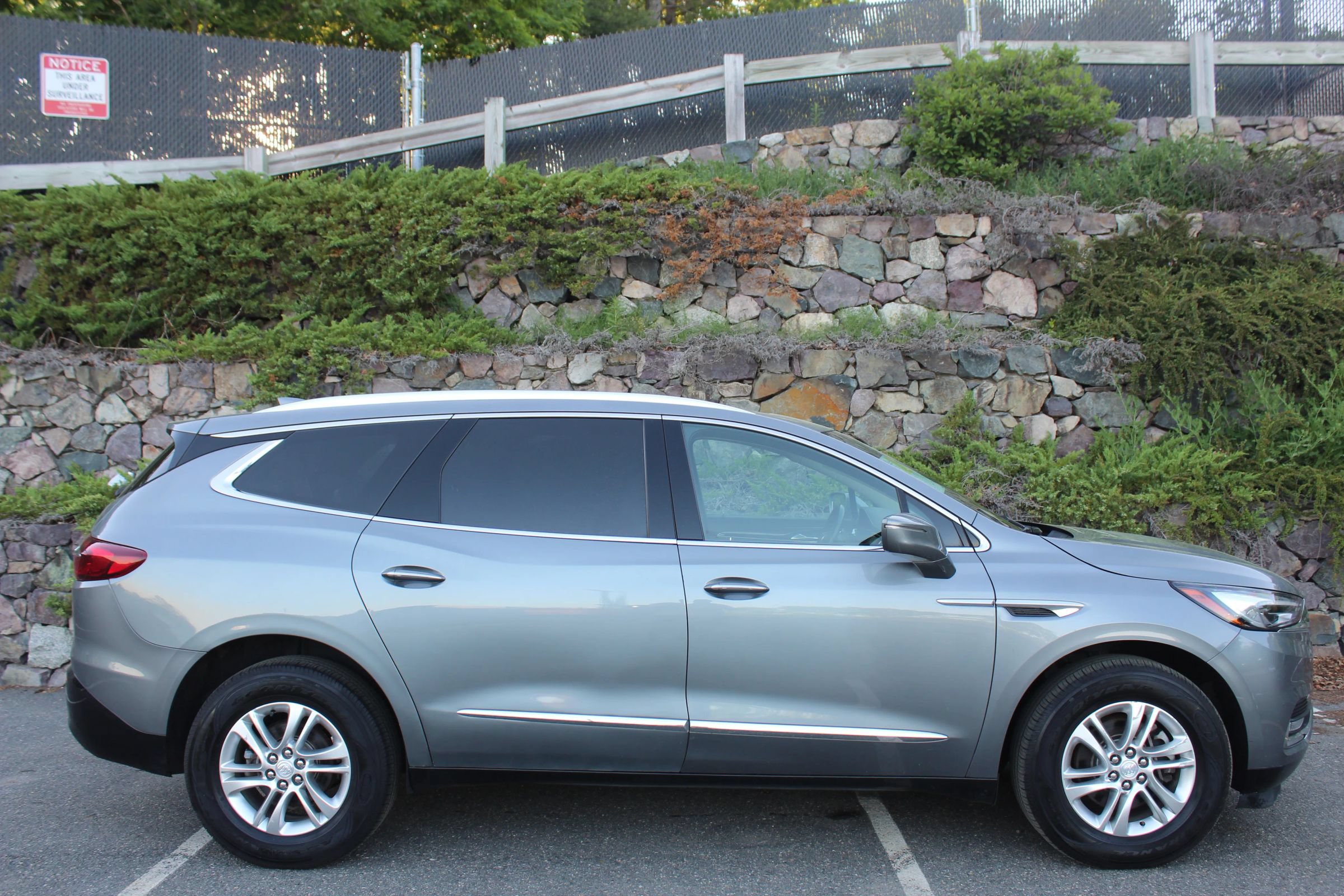 Used 2019 Buick Enclave Essence AWD/4WD image 5