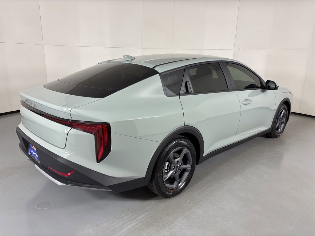 New 2026 Kia K4 LXS image 8