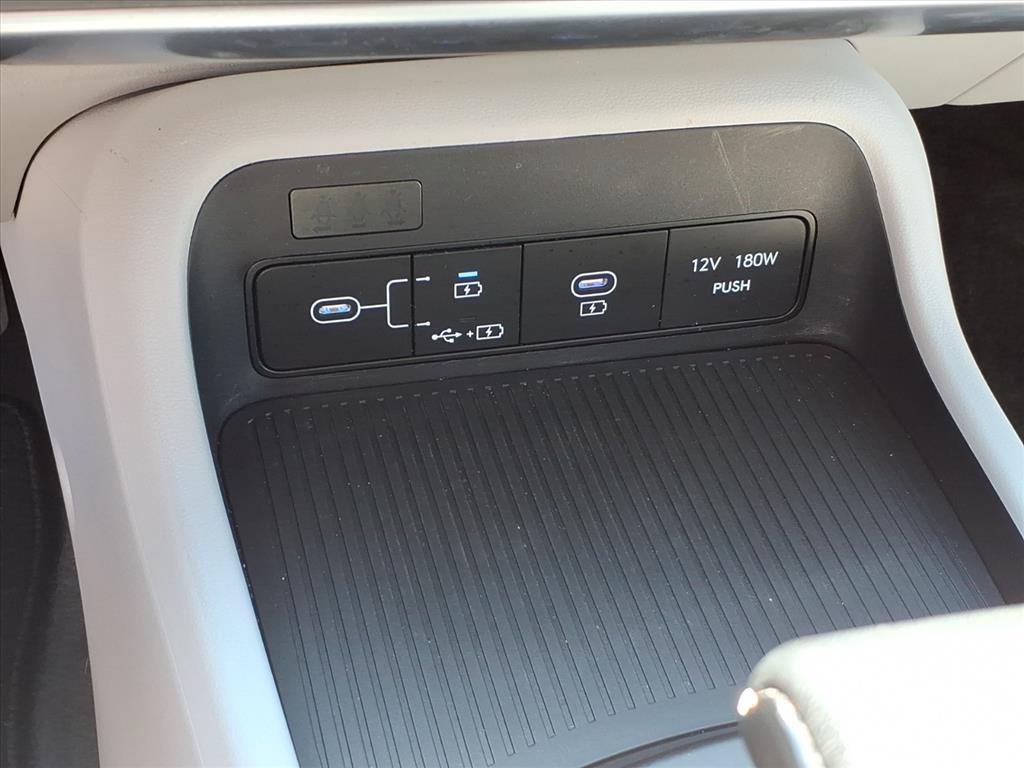 Used 2024 Hyundai Kona SEL FWD image 31