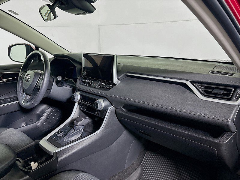 Used 2023 Toyota RAV4 XLE w/ Convenience Package image 28