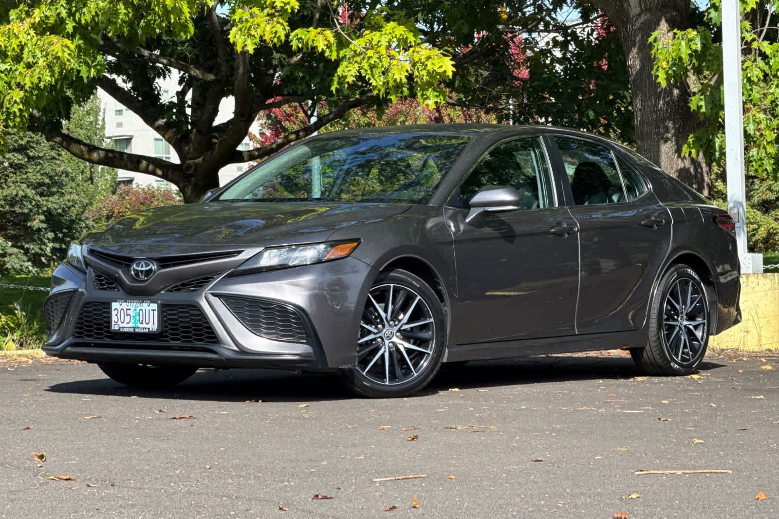 Used 2023 Toyota Camry SE