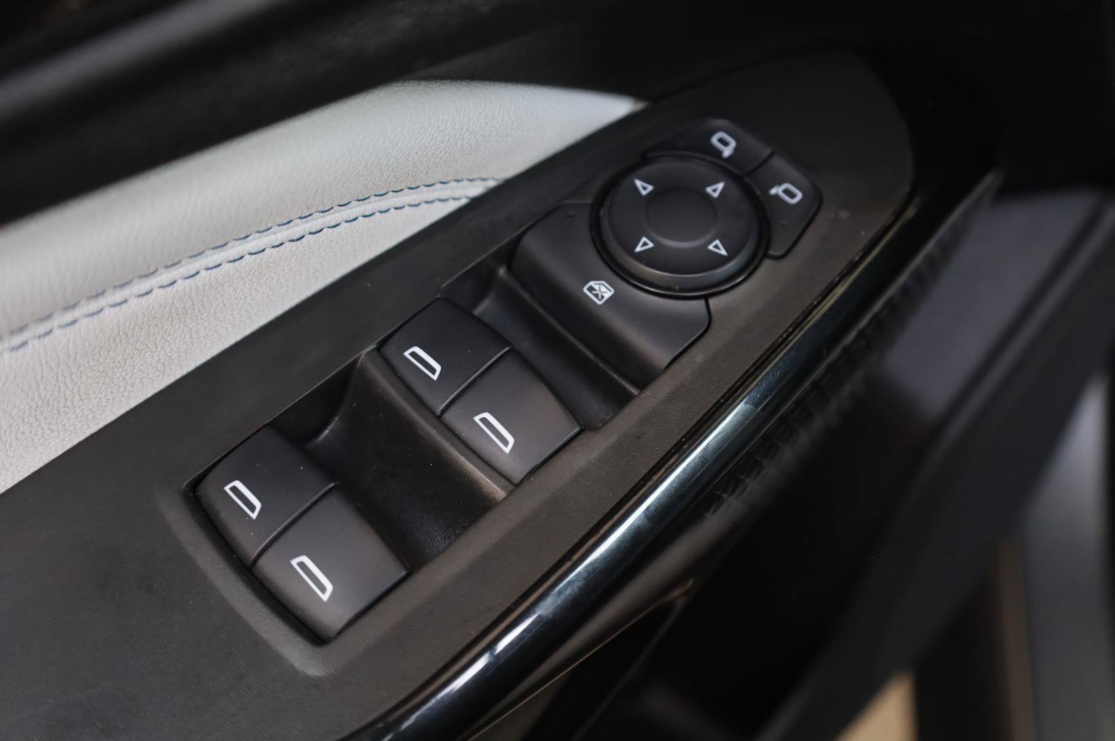 Used 2024 Chevrolet Trax LT FWD image 35