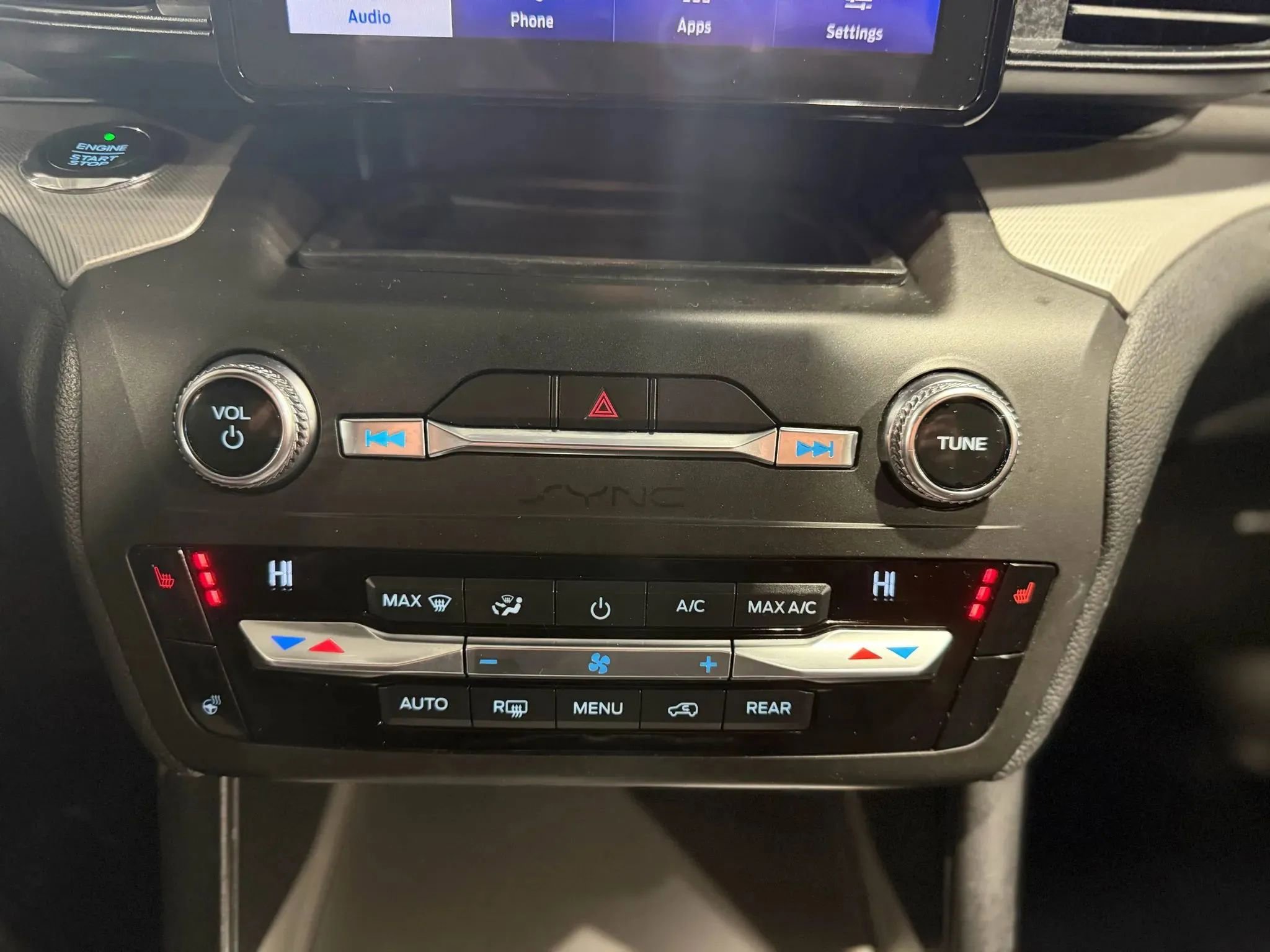 Used 2020 Ford Explorer XLT w/ Comfort Package image 19