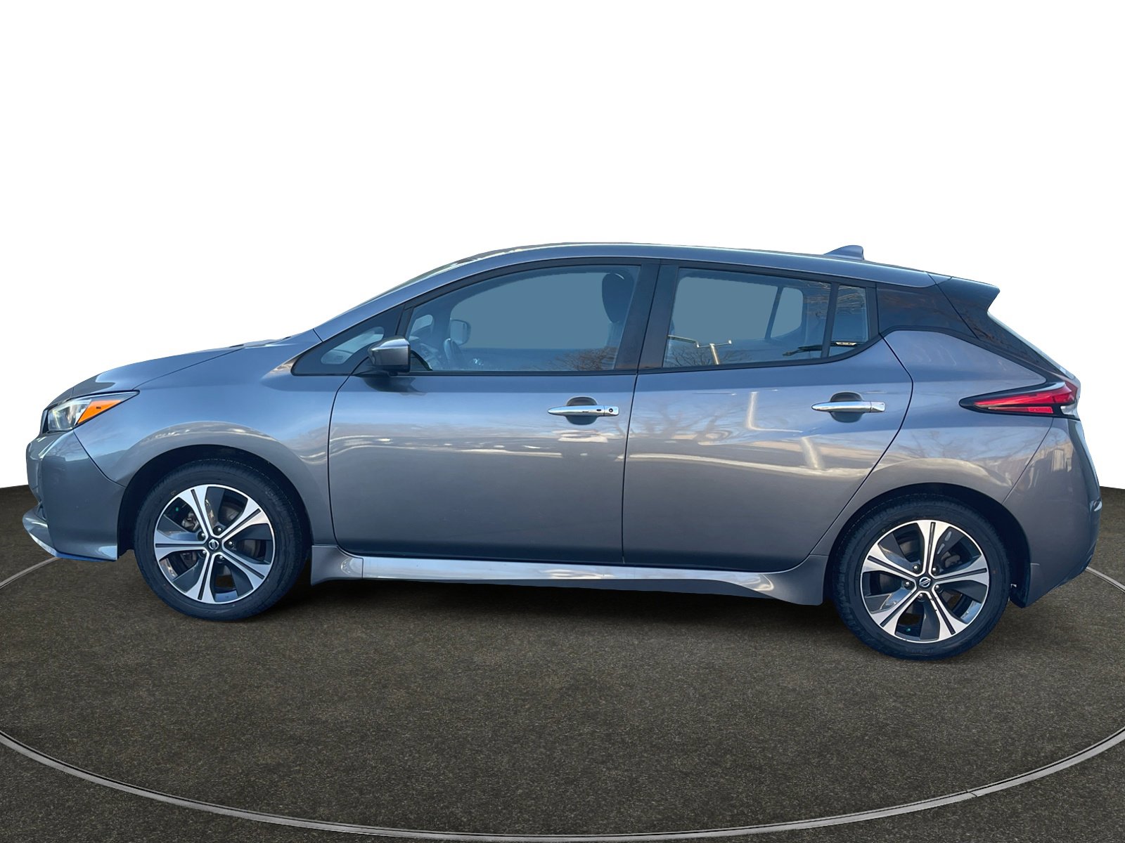 Used 2022 Nissan Leaf SV Plus image 2