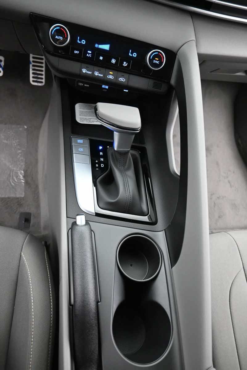New 2026 Hyundai Elantra Sport FWD image 21