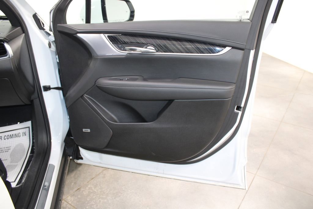 Used 2024 Cadillac XT6 Premium Luxury image 34
