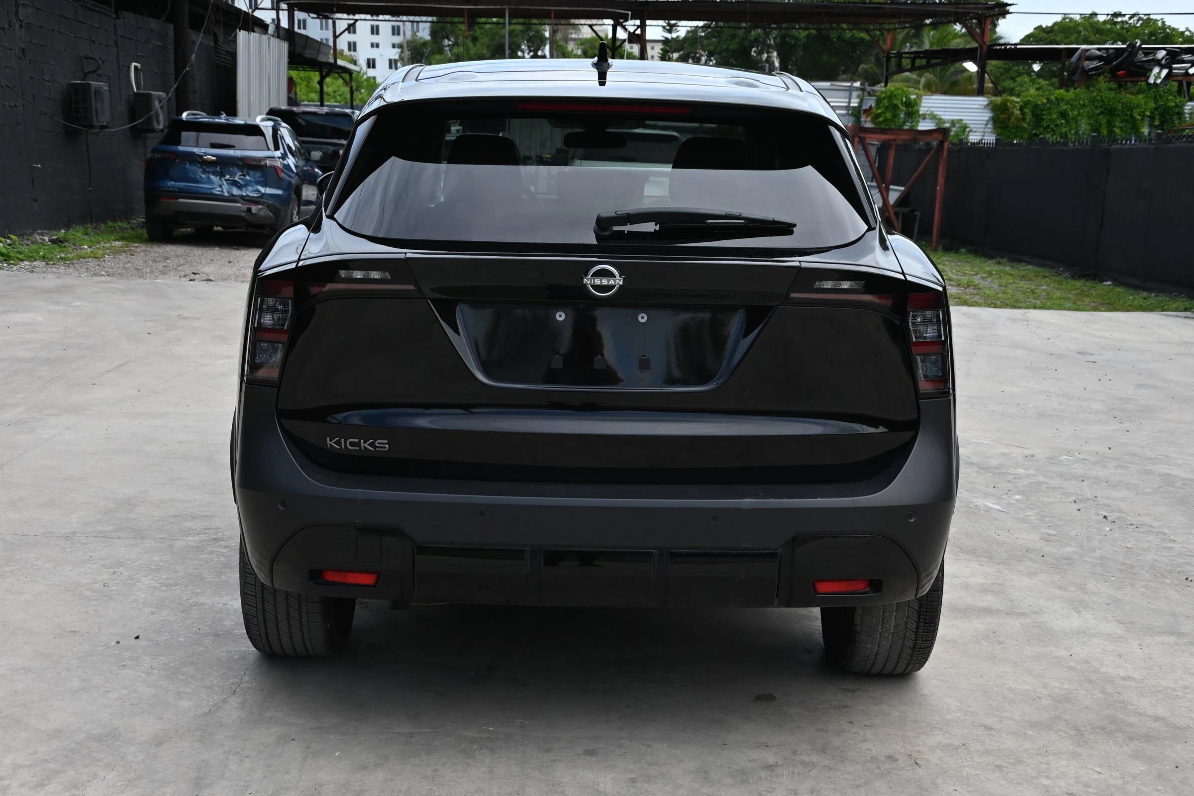 Used 2025 Nissan Kicks SV FWD image 4