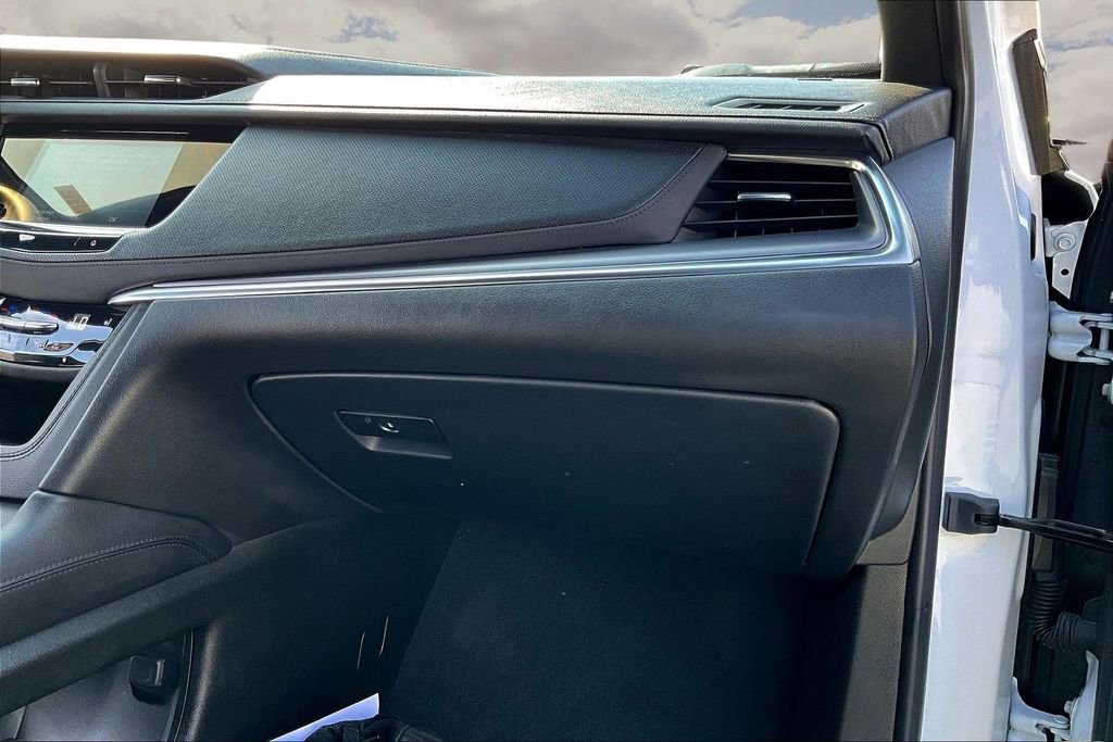 Certified 2025 Cadillac XT5 Luxury image 26