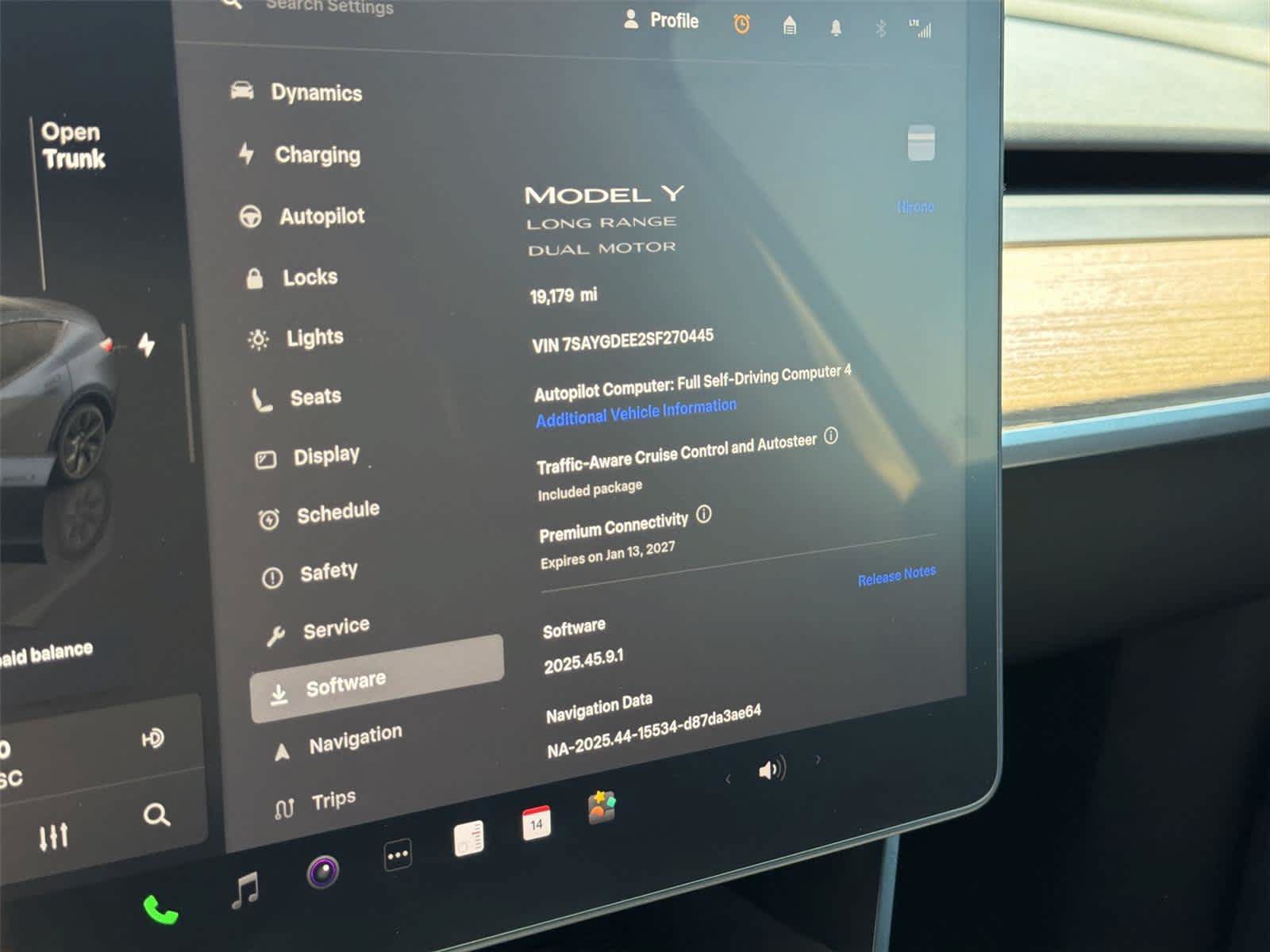 Used 2025 Tesla Model Y Long Range AWD/4WD image 40